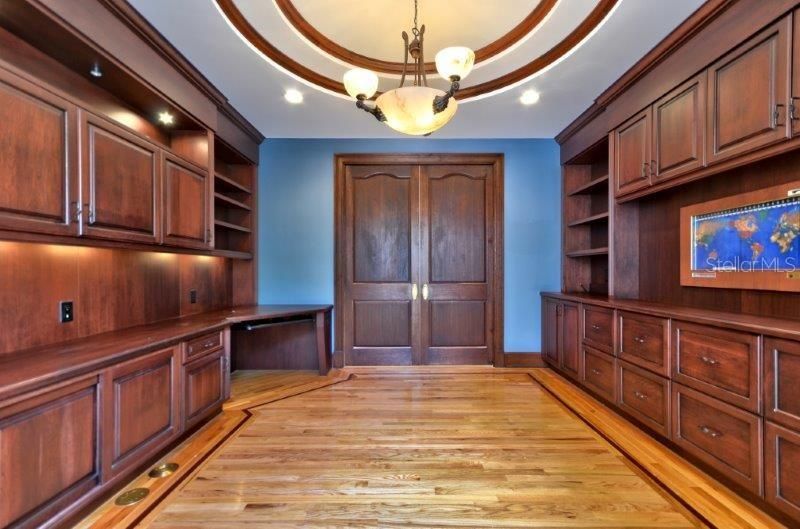 В аренду: $22,000 (8 спален, 8 ванн, 9833 Квадратных фут)