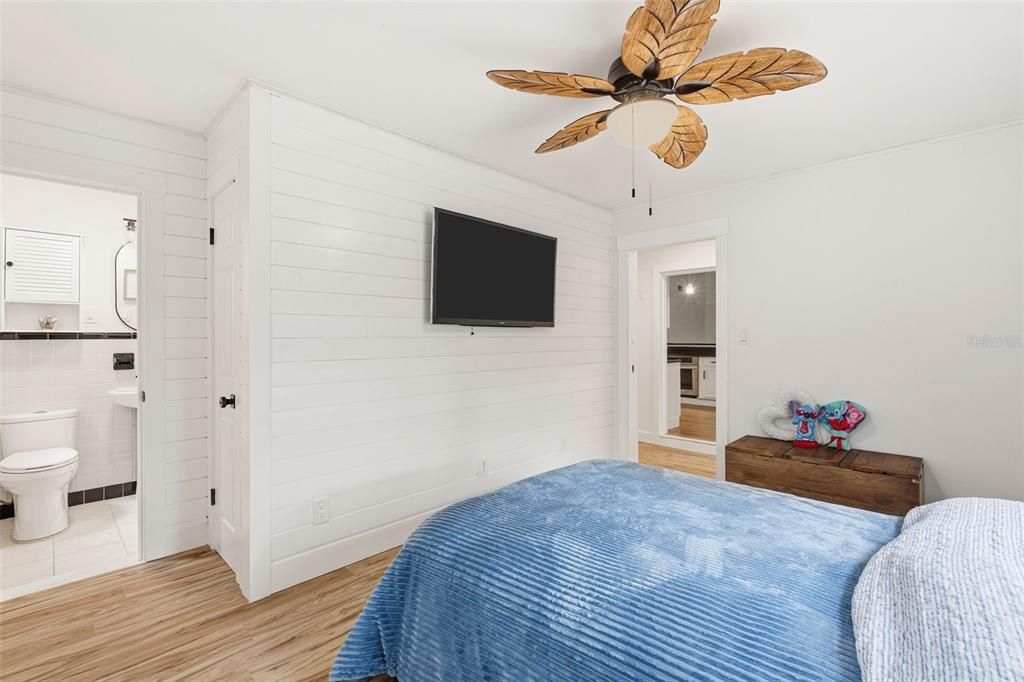 Activo con contrato: $374,000 (4 camas, 3 baños, 2708 Pies cuadrados)