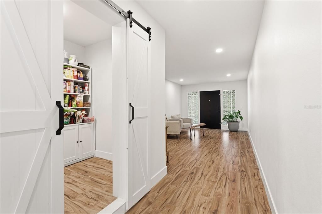 Activo con contrato: $374,000 (4 camas, 3 baños, 2708 Pies cuadrados)