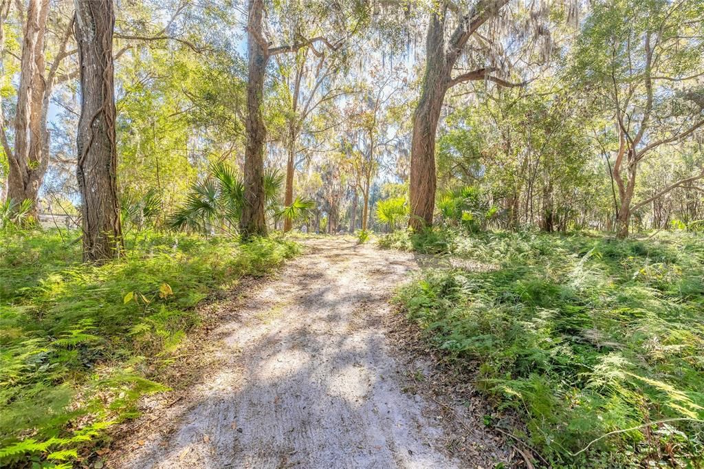 На продажу: $369,000 (10.47 acres)