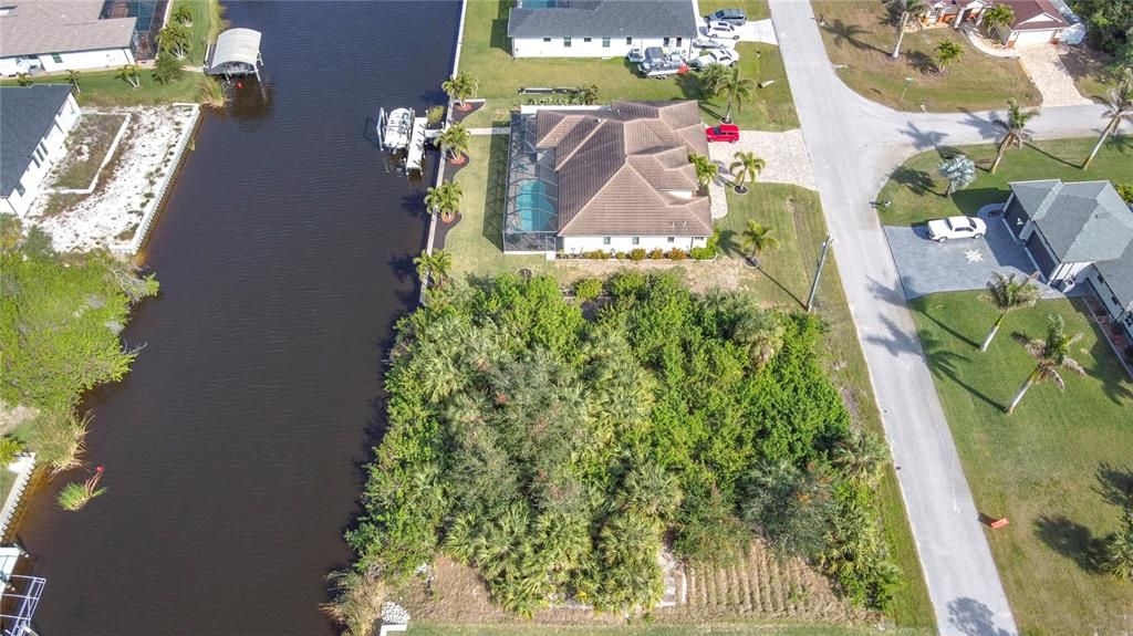 На продажу: $140,000 (0.30 acres)
