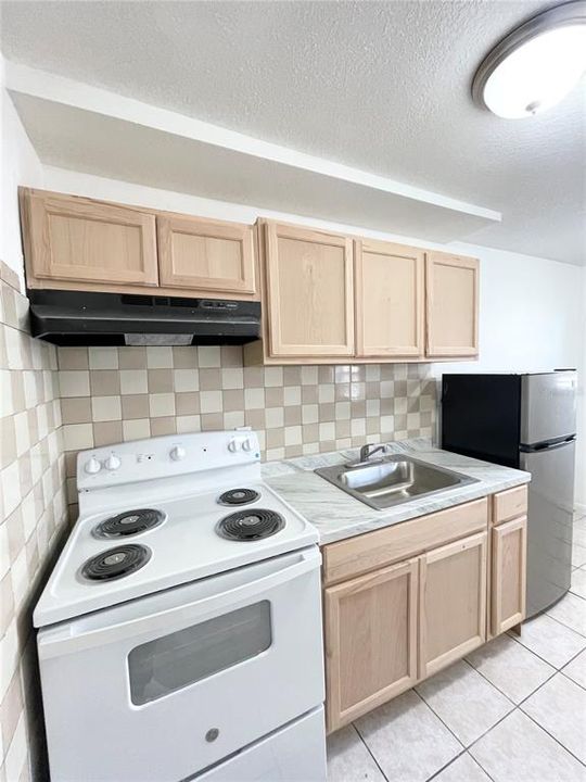 For Rent: $900 (1 beds, 1 baths, 500 Square Feet)