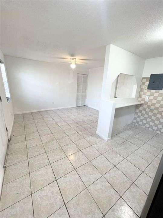 For Rent: $900 (1 beds, 1 baths, 500 Square Feet)