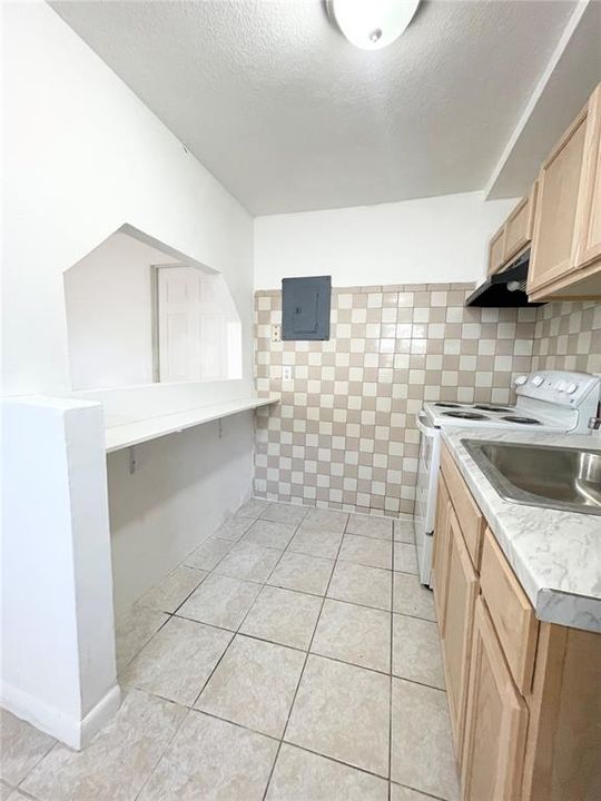 For Rent: $900 (1 beds, 1 baths, 500 Square Feet)