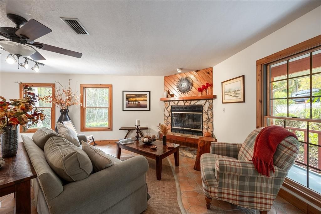 For Sale: $795,000 (4 beds, 2 baths, 3255 Square Feet)
