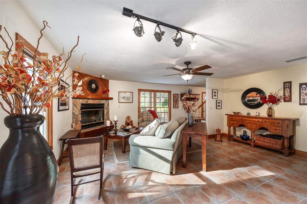 For Sale: $795,000 (4 beds, 2 baths, 3255 Square Feet)