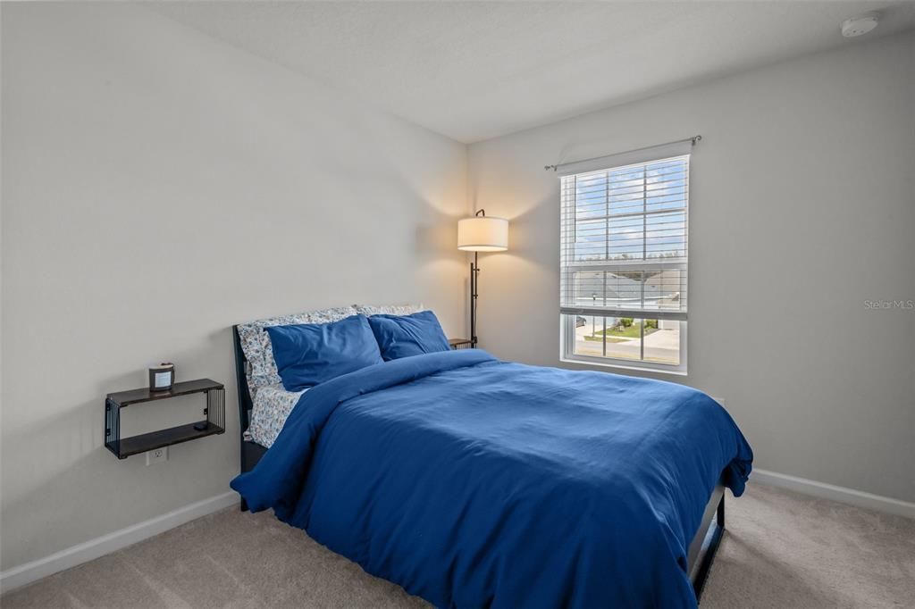 Active With Contract: $325,000 (3 beds, 2 baths, 1582 Square Feet)