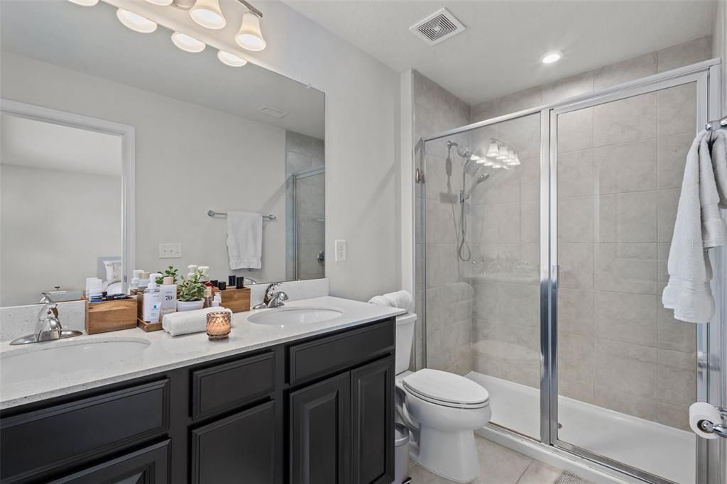 Active With Contract: $325,000 (3 beds, 2 baths, 1582 Square Feet)