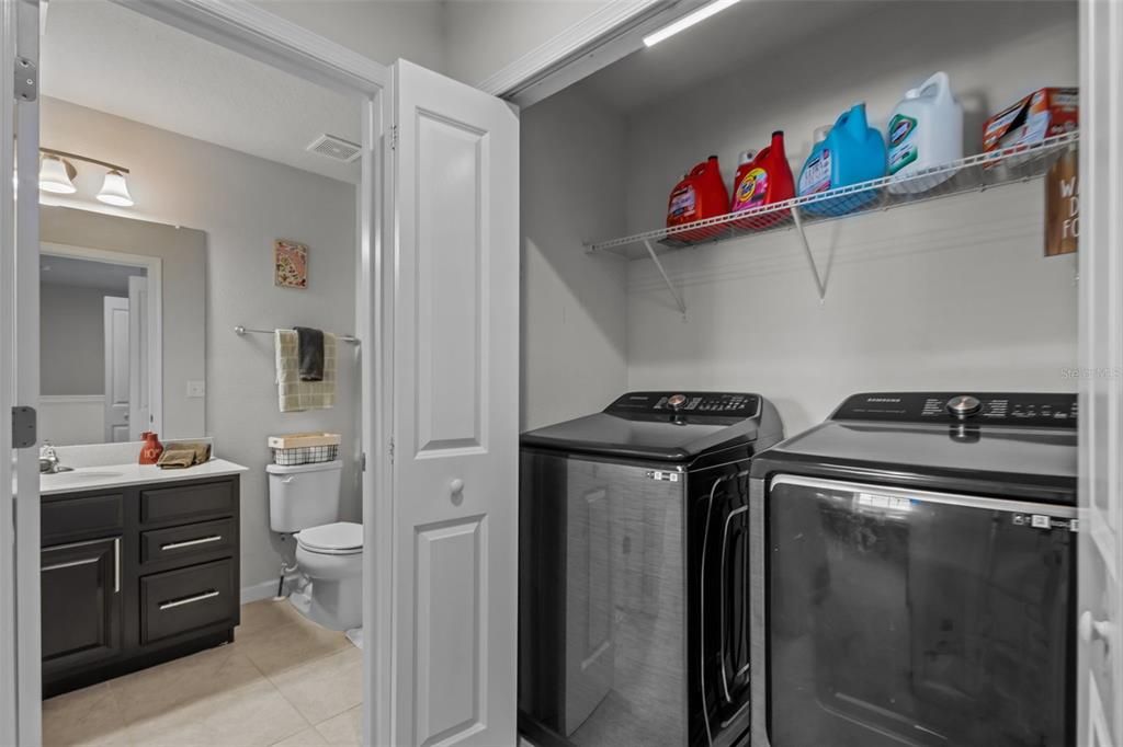 Active With Contract: $325,000 (3 beds, 2 baths, 1582 Square Feet)