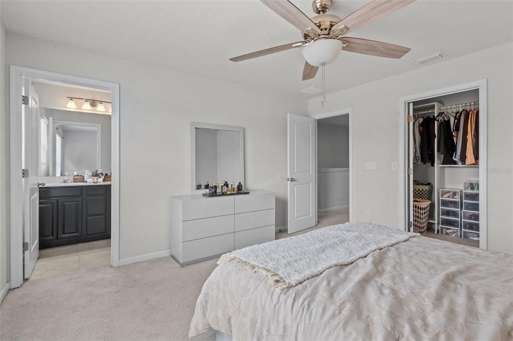 Active With Contract: $325,000 (3 beds, 2 baths, 1582 Square Feet)