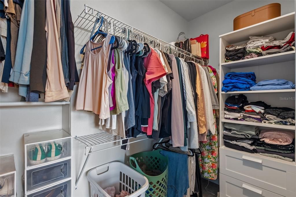 Active With Contract: $325,000 (3 beds, 2 baths, 1582 Square Feet)