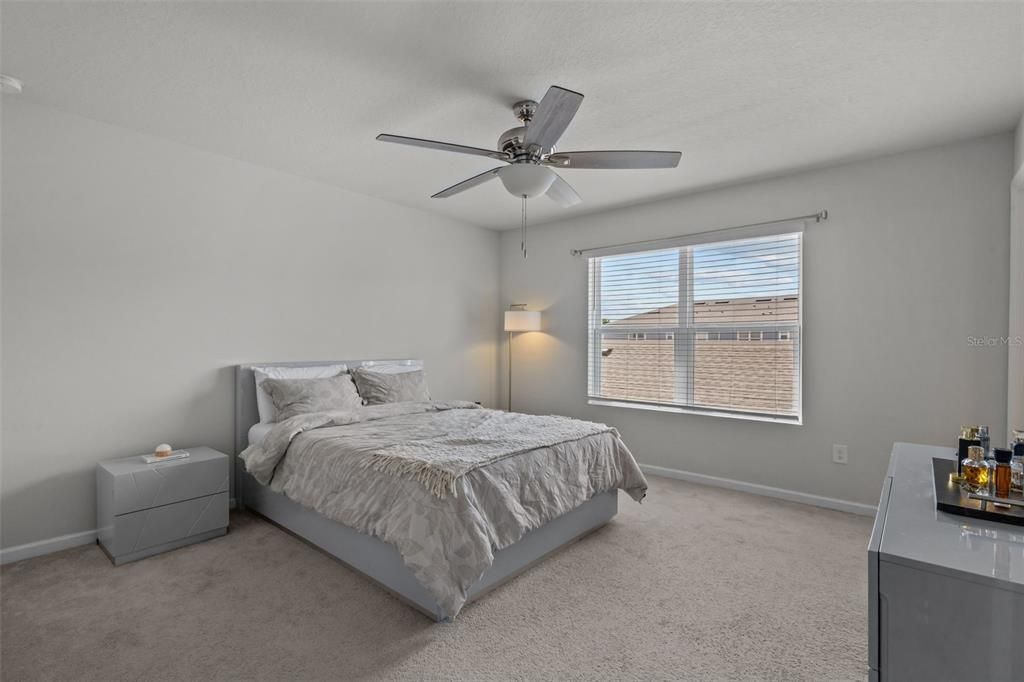 Active With Contract: $325,000 (3 beds, 2 baths, 1582 Square Feet)