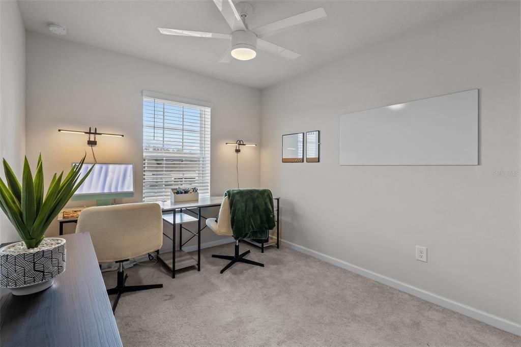 Active With Contract: $325,000 (3 beds, 2 baths, 1582 Square Feet)