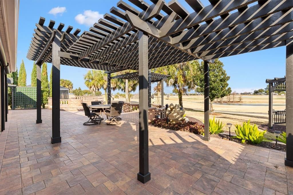 Activo con contrato: $875,000 (3 camas, 2 baños, 2097 Pies cuadrados)