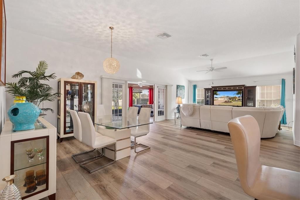 Activo con contrato: $875,000 (3 camas, 2 baños, 2097 Pies cuadrados)