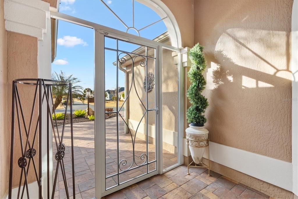 Activo con contrato: $875,000 (3 camas, 2 baños, 2097 Pies cuadrados)