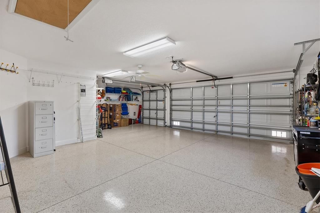 Activo con contrato: $875,000 (3 camas, 2 baños, 2097 Pies cuadrados)