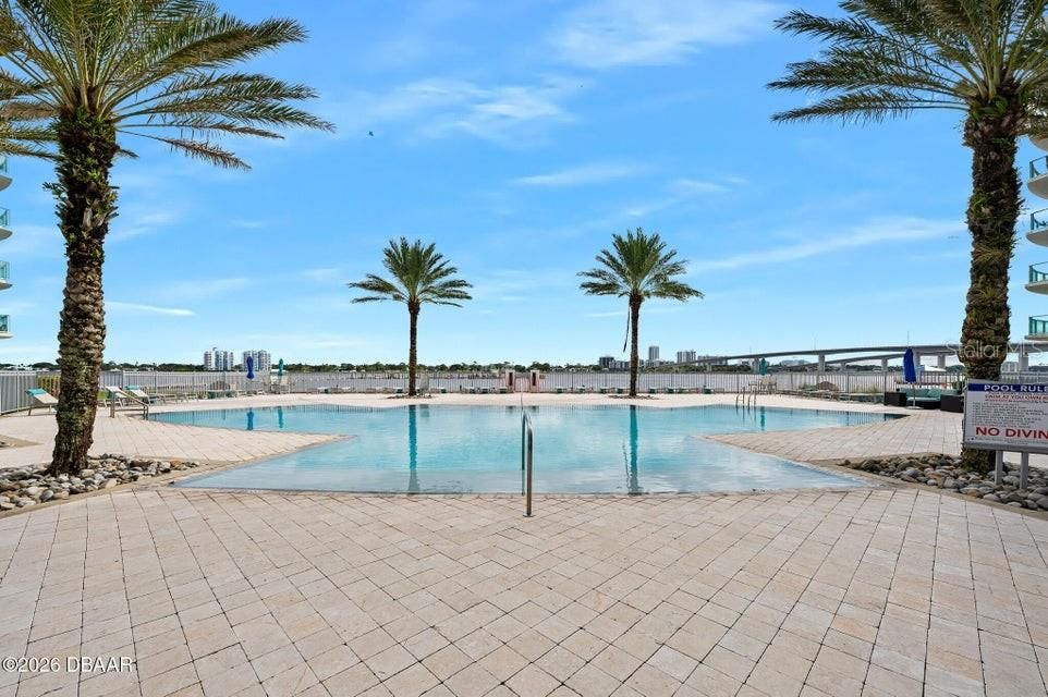 For Sale: $559,900 (3 beds, 3 baths, 2239 Square Feet)