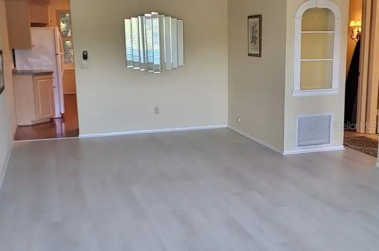 Под контрактом: $1,500 (2 спален, 2 ванн, 1100 Квадратных фут)