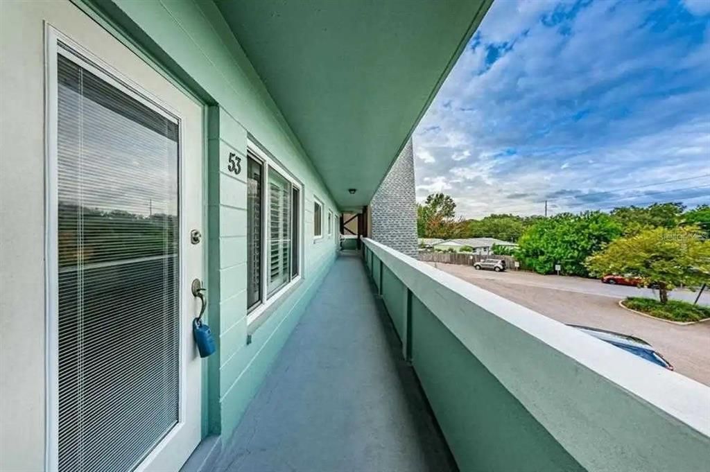 Под контрактом: $1,500 (2 спален, 2 ванн, 1100 Квадратных фут)