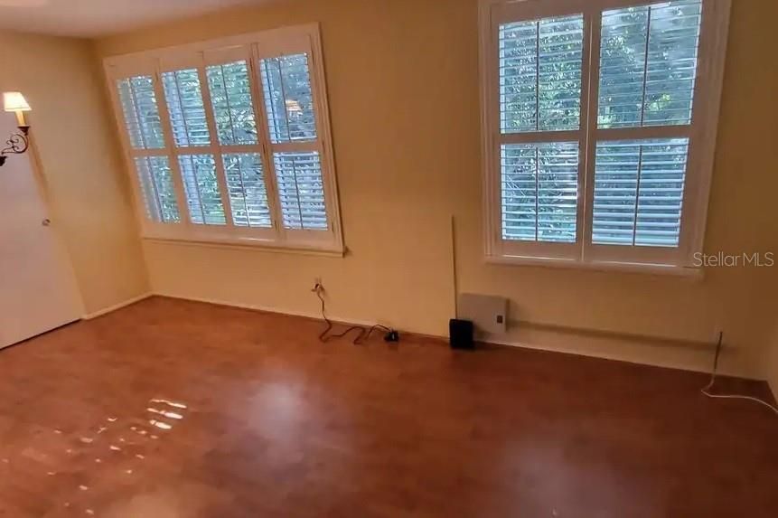 Под контрактом: $1,500 (2 спален, 2 ванн, 1100 Квадратных фут)