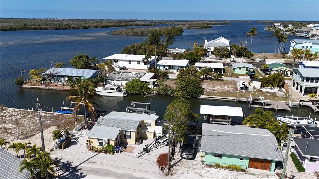 Под контрактом: $349,000 (1 спален, 1 ванн, 468 Квадратных фут)