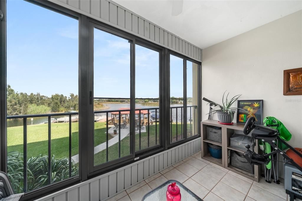 For Sale: $128,000 (2 beds, 2 baths, 991 Square Feet)