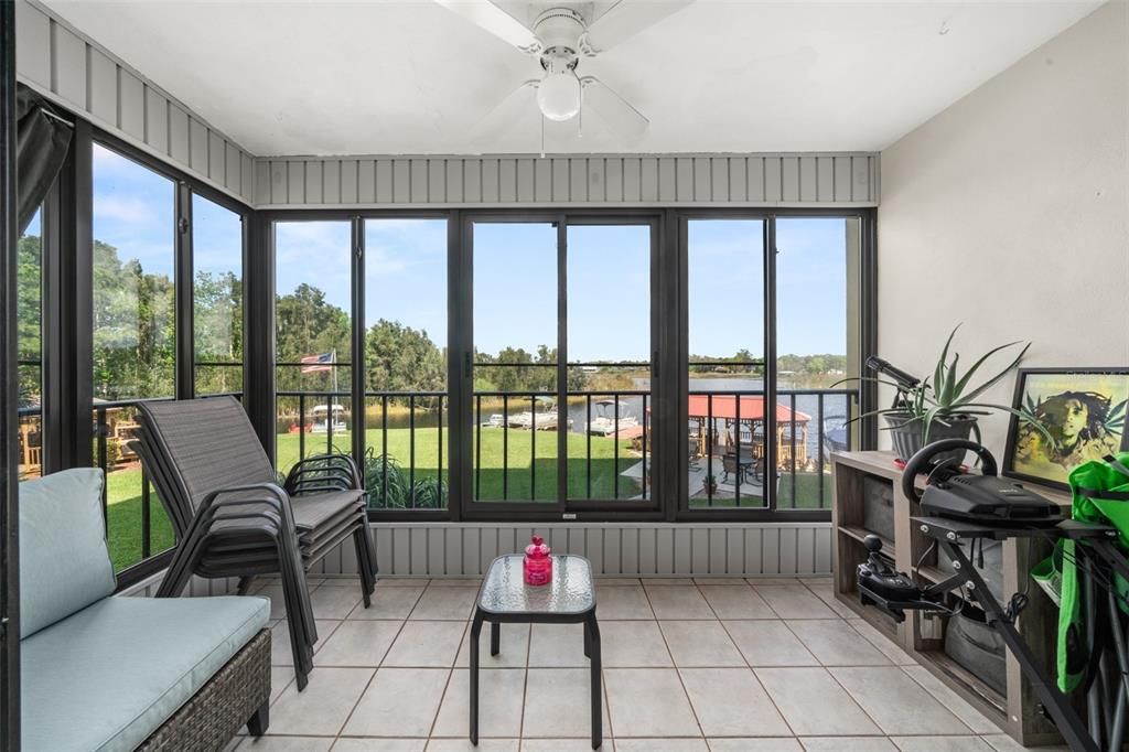 For Sale: $128,000 (2 beds, 2 baths, 991 Square Feet)