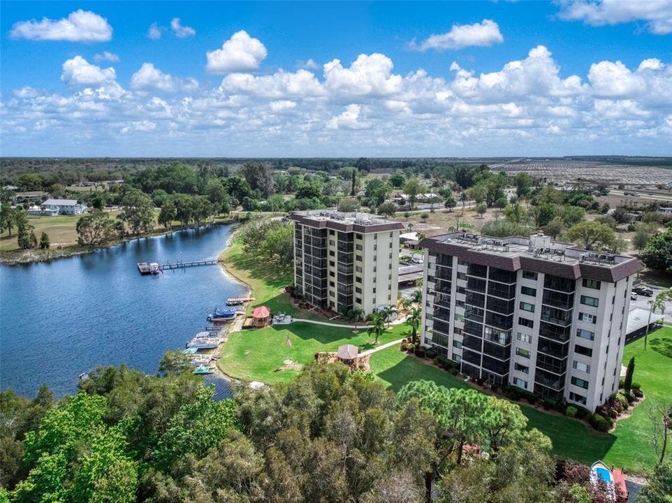 For Sale: $128,000 (2 beds, 2 baths, 991 Square Feet)