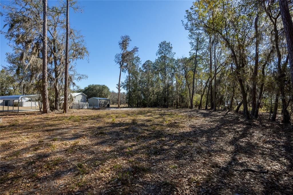 待售: $165,000 (1.54 acres)
