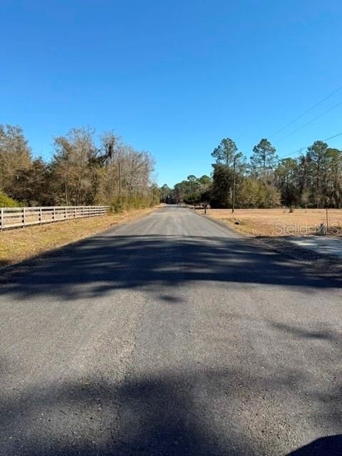 待售: $165,000 (1.54 acres)