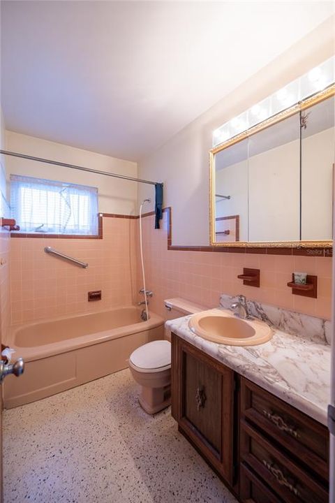 На продажу: $925,000 (2 спален, 2 ванн, 1247 Квадратных фут)