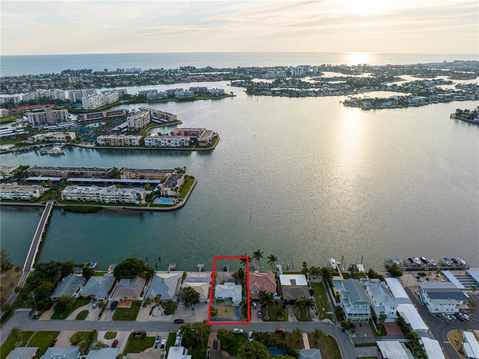На продажу: $925,000 (2 спален, 2 ванн, 1247 Квадратных фут)