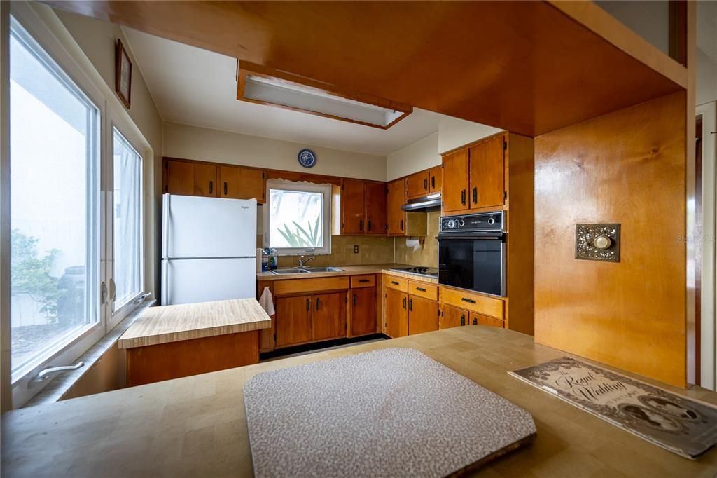 На продажу: $925,000 (2 спален, 2 ванн, 1247 Квадратных фут)