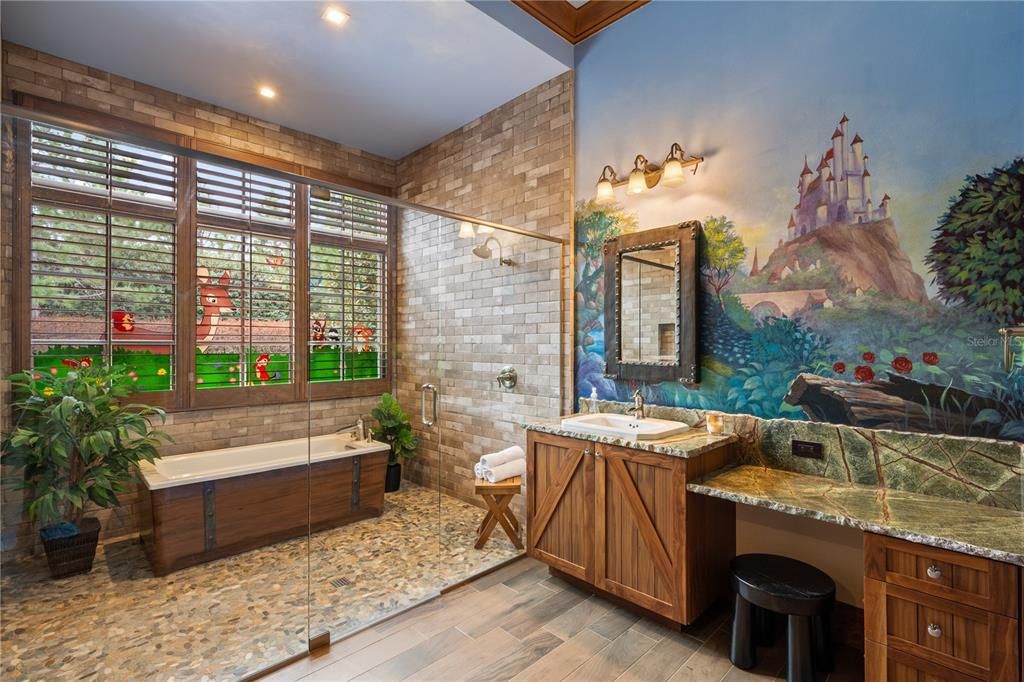 For Sale: $10,450,000 (5 beds, 5 baths, 6276 Square Feet)