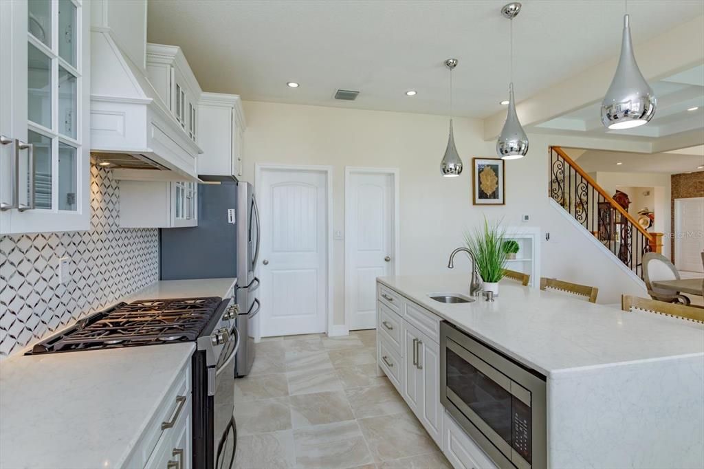 For Sale: $2,360,000 (4 beds, 3 baths, 2767 Square Feet)