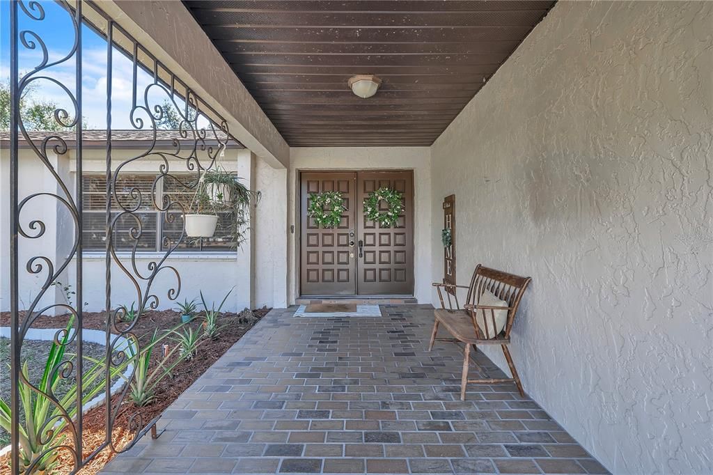 For Sale: $389,900 (3 beds, 2 baths, 1812 Square Feet)
