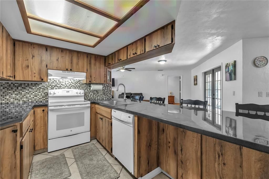 For Sale: $389,900 (3 beds, 2 baths, 1812 Square Feet)