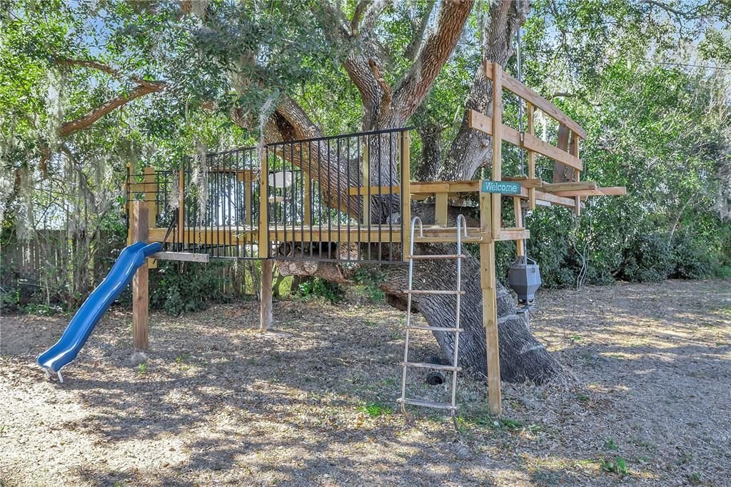 For Sale: $389,900 (3 beds, 2 baths, 1812 Square Feet)