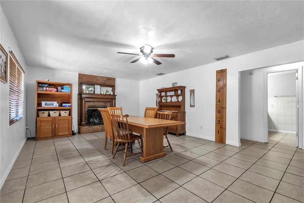For Sale: $389,900 (3 beds, 2 baths, 1812 Square Feet)
