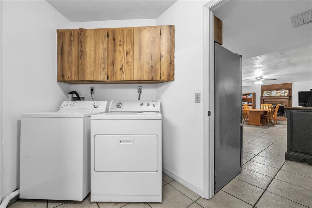 For Sale: $389,900 (3 beds, 2 baths, 1812 Square Feet)