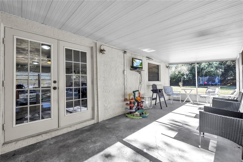 For Sale: $389,900 (3 beds, 2 baths, 1812 Square Feet)