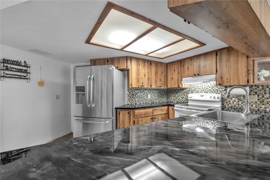 For Sale: $389,900 (3 beds, 2 baths, 1812 Square Feet)