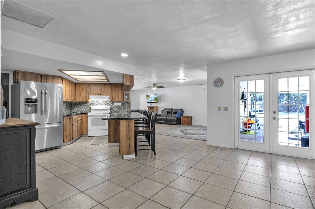 For Sale: $389,900 (3 beds, 2 baths, 1812 Square Feet)