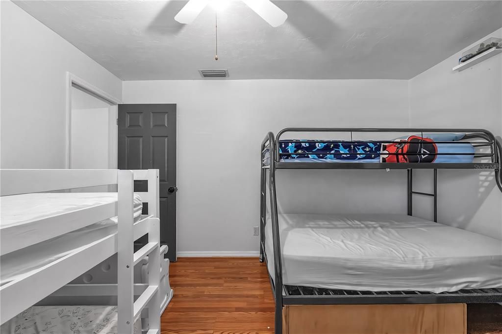 For Sale: $389,900 (3 beds, 2 baths, 1812 Square Feet)