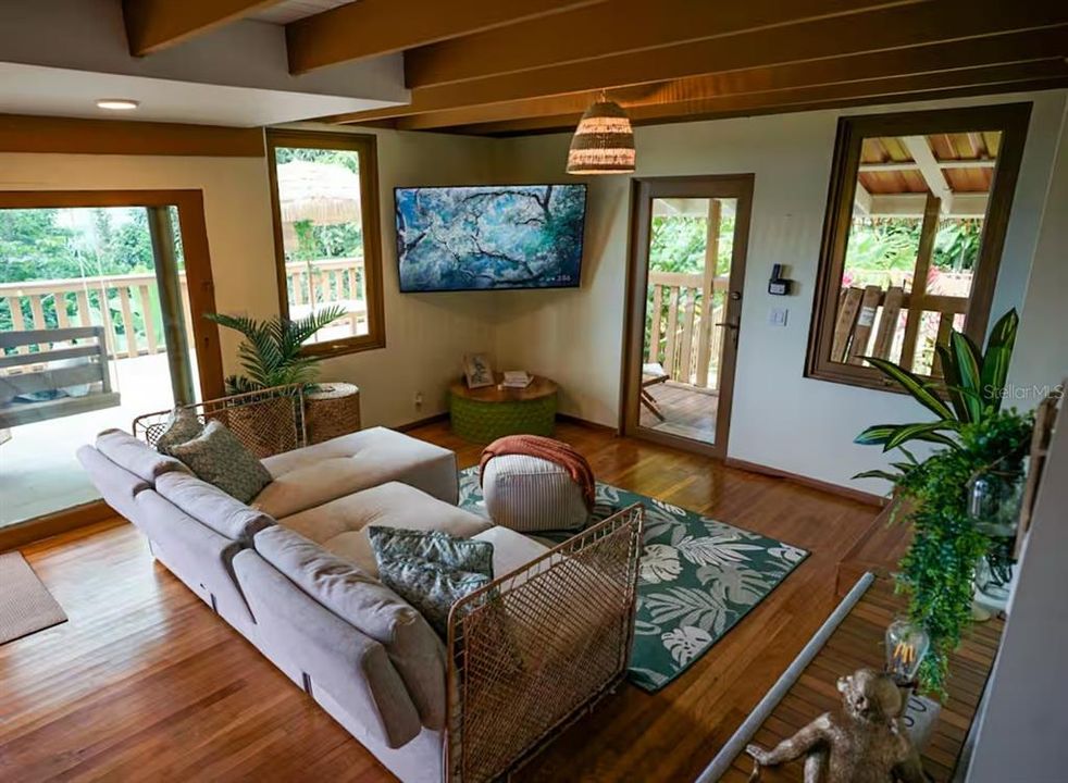 На продажу: $1,995,000 (5 спален, 5 ванн, 3500 Квадратных фут)