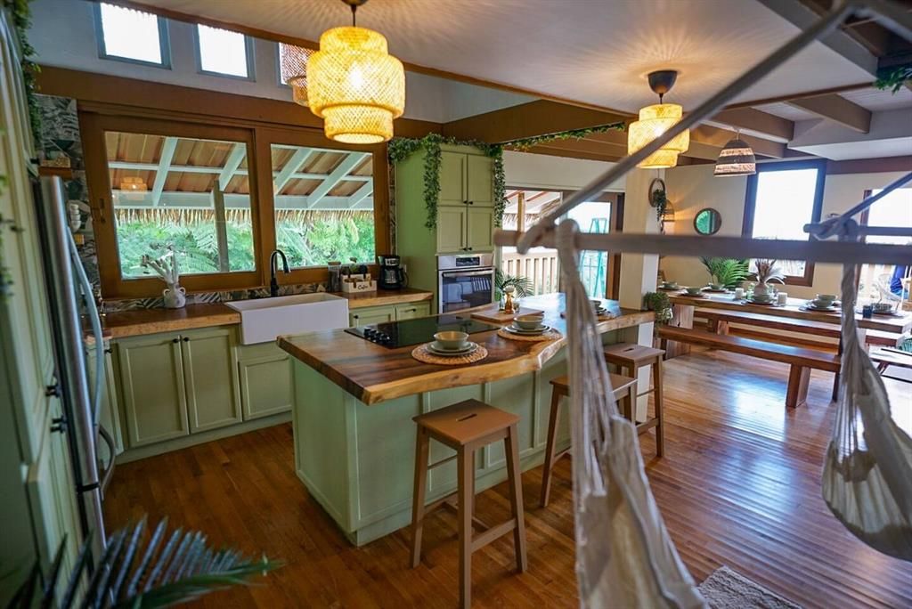На продажу: $1,995,000 (5 спален, 5 ванн, 3500 Квадратных фут)