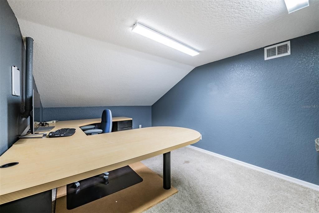 Active With Contract: $475,900 (3 beds, 3 baths, 2703 Square Feet)