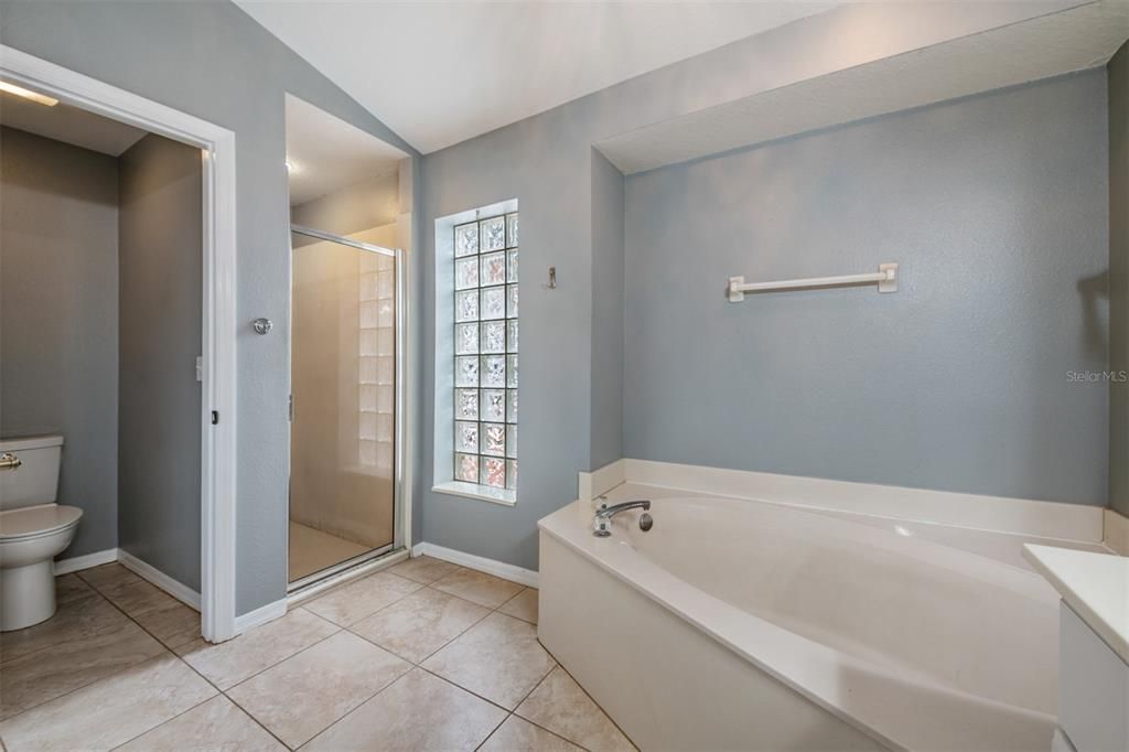 Active With Contract: $475,900 (3 beds, 3 baths, 2703 Square Feet)