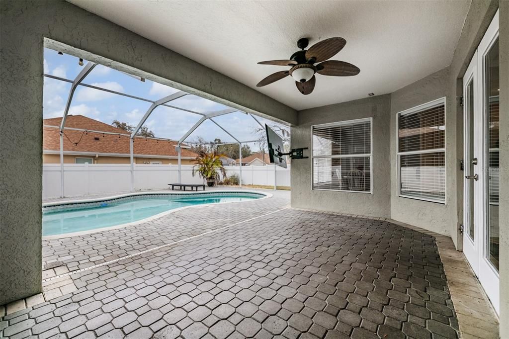 Active With Contract: $475,900 (3 beds, 3 baths, 2703 Square Feet)